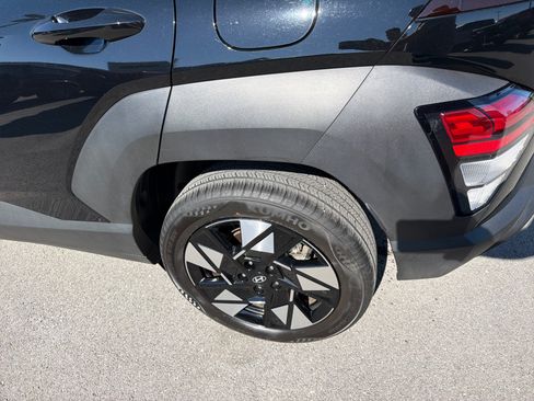 Used 2025 Hyundai Kona SEL AWD/4WD image 9