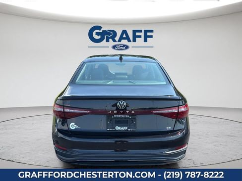 Used 2025 Volkswagen Jetta SE FWD image 8