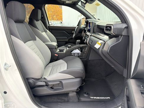New 2025 Toyota Tacoma TRD Sport AWD/4WD image 32