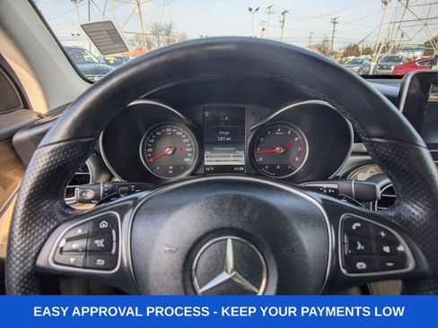 Used 2019 Mercedes-Benz GLC 300 4MATIC w/ Premium Package image 30