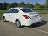 Used 2015 Nissan Versa SV image 4