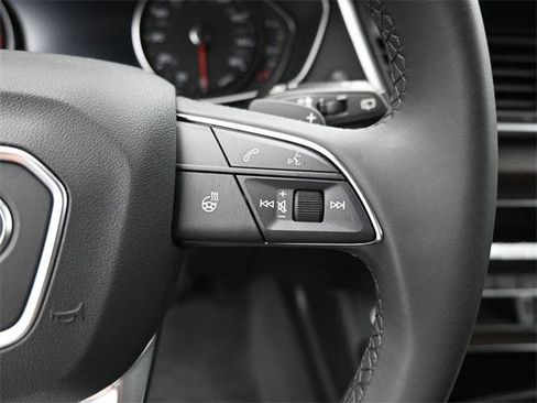 Used 2025 Audi Q5 2.0T Premium image 17