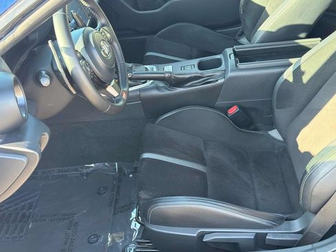 Used 2022 Toyota GR86 Premium RWD image 17