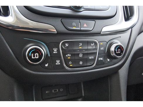 Used 2022 Chevrolet Equinox LT FWD image 19
