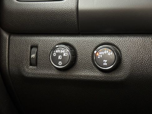 Used 2018 Chevrolet Colorado LT w/ LT Convenience Package image 17