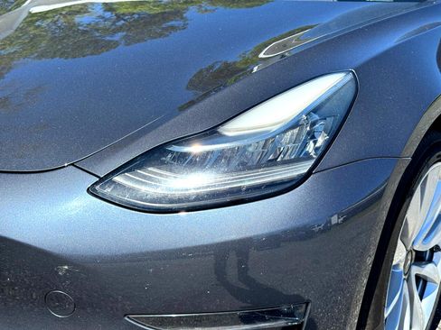 Used 2018 Tesla Model 3 Mid Range image 10