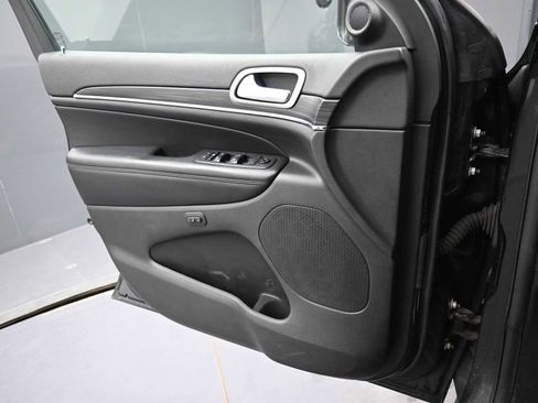 Used 2020 Jeep Grand Cherokee Limited w/ Trailer Tow Group IV image 11