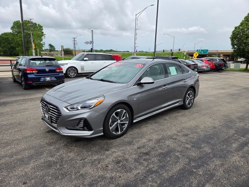 Used 2019 Hyundai Sonata Limited w/ Ultimate Package 02 FWD image 3