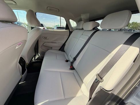 Used 2025 Hyundai Kona SEL FWD image 6