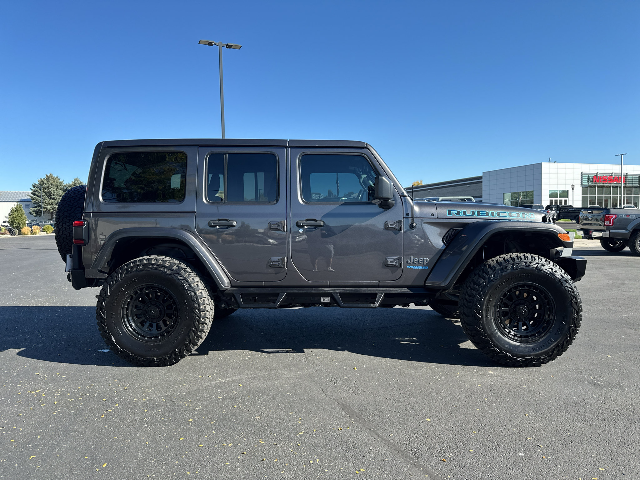 Used 2021 Jeep Wrangler Unlimited Rubicon 4xe w/ Cold Weather Group AWD/4WD image 2