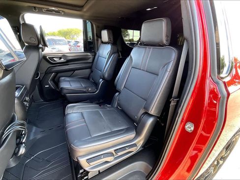 Used 2021 Chevrolet Suburban RST w/ Luxury Package AWD/4WD image 21