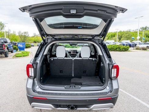 New 2026 Ford Explorer Platinum AWD/4WD image 5