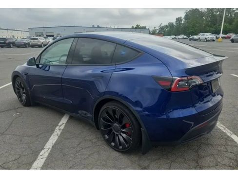 Used 2022 Tesla Model Y Performance AWD/4WD image 2
