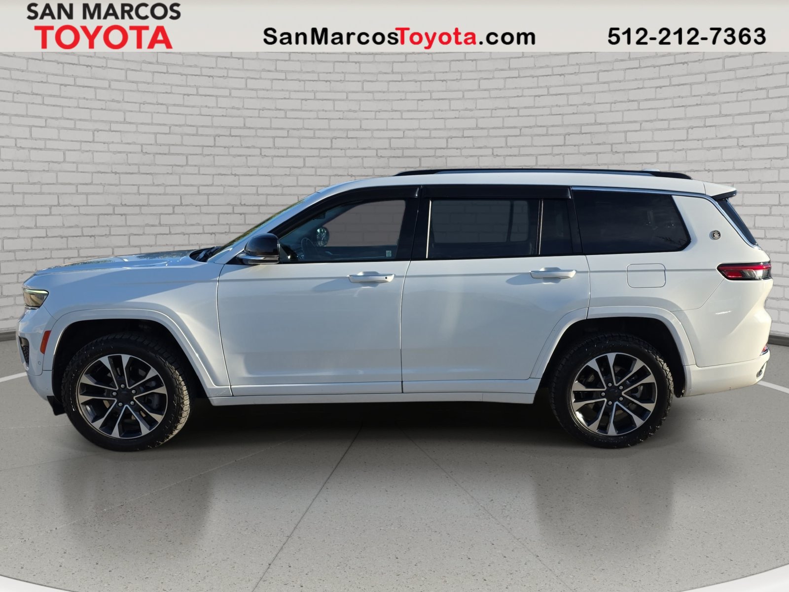 Used 2021 Jeep Grand Cherokee L Overland w/ Luxury Tech Group IV AWD/4WD image 9