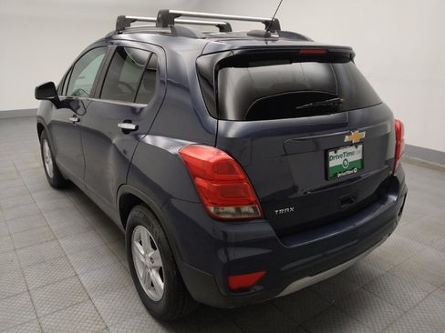 Used 2018 Chevrolet Trax LT w/ Sun & Sound Package FWD image 5