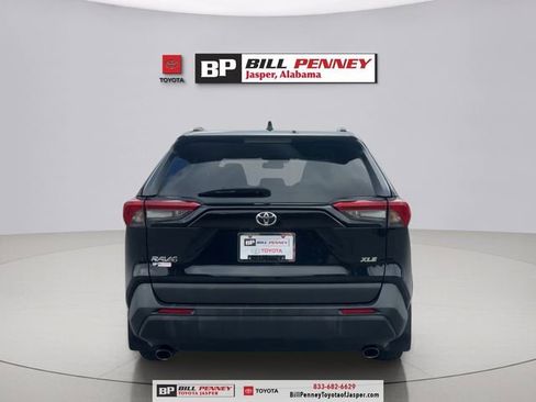 Used 2021 Toyota RAV4 XLE image 4