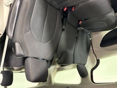 Used 2018 Chrysler Pacifica Touring Plus w/ Tire & Wheel Group image 16