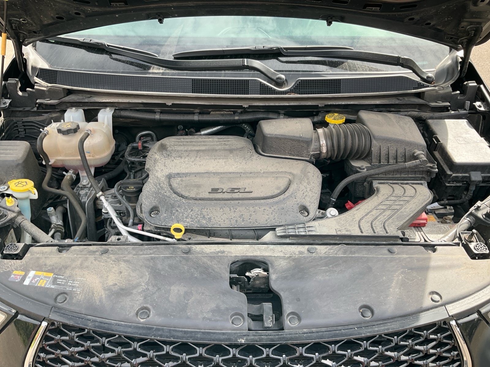 Used 2024 Chrysler Pacifica Touring-L FWD image 29