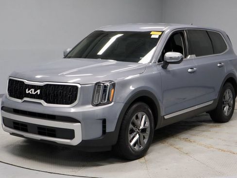 Used 2023 Kia Telluride LX AWD/4WD image 8