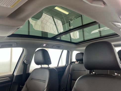 Used 2017 Volkswagen Golf SE AWD/4WD image 31