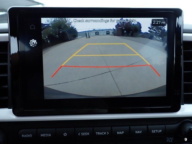 Used 2025 Hyundai Venue Limited FWD image 15