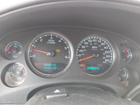 Used 2008 Chevrolet Suburban LT w/ LT Preferred Equipment Group image 36