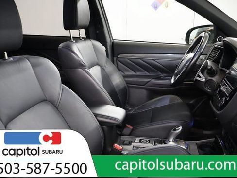 Used 2019 Mitsubishi Outlander SEL AWD/4WD image 28