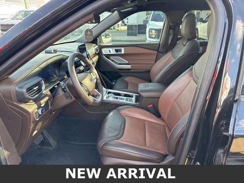 Certified 2022 Ford Explorer King Ranch w/ Technology Package image 5