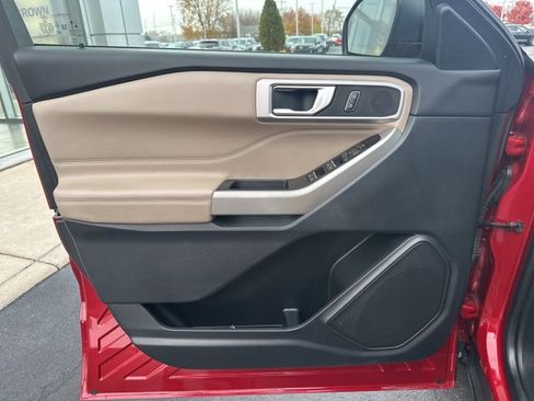 Used 2022 Ford Explorer XLT w/ Equipment Group 202A image 20