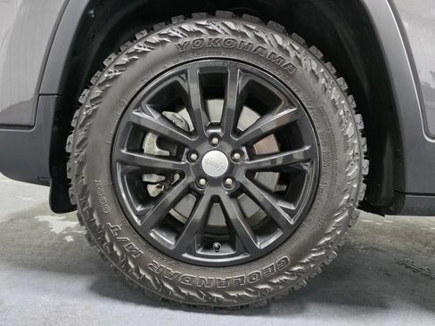 Used 2021 Jeep Cherokee Latitude Lux AWD/4WD image 6