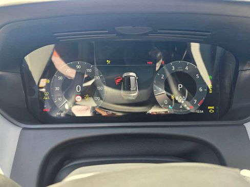 Used 2026 Land Rover Range Rover Velar Dynamic SE image 27