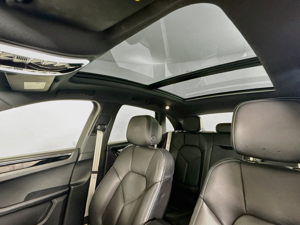Certified 2024 Porsche Macan S AWD/4WD image 14