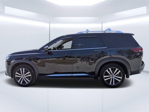Used 2023 Nissan Pathfinder Platinum image 6