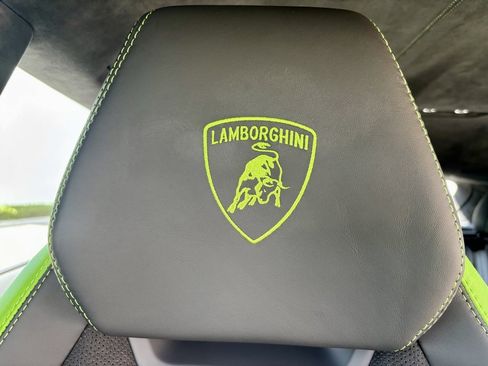 Used 2024 Lamborghini Urus S image 31