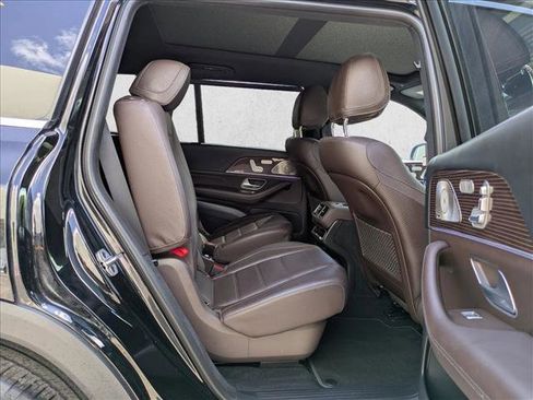 Used 2022 Mercedes-Benz GLS 450 4MATIC image 23