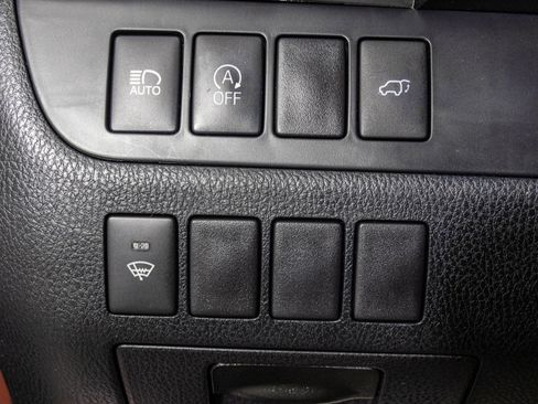 Used 2017 Toyota Highlander XLE AWD/4WD image 34