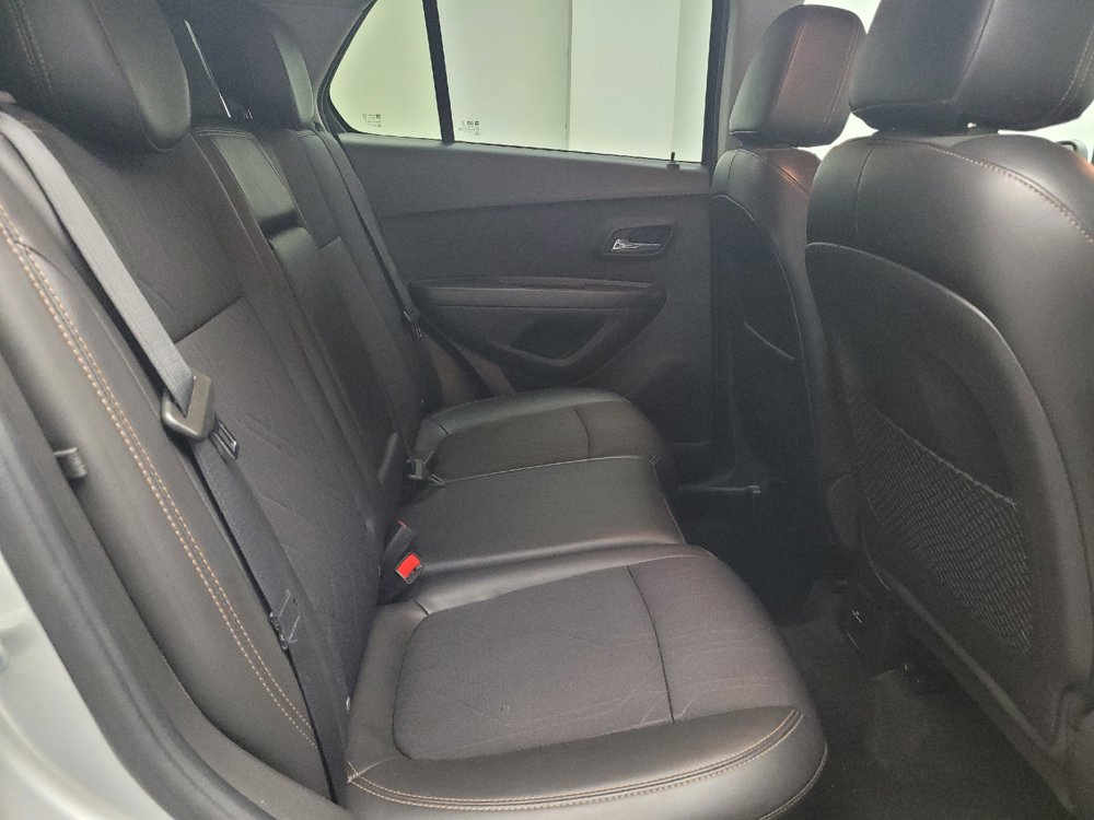 Used 2020 Chevrolet Trax LT w/ LT Convenience Package FWD image 19