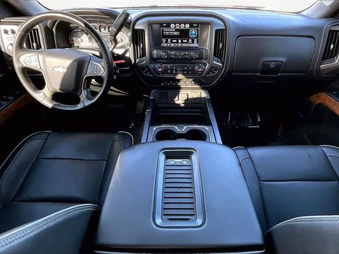 Used 2018 Chevrolet Silverado 1500 High Country image 16