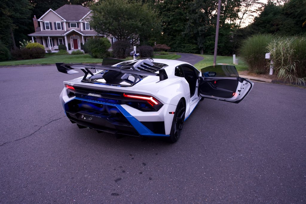 Used 2022 Lamborghini Huracan STO RWD image 55