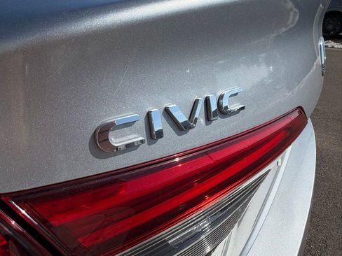 Used 2022 Honda Civic EX image 5