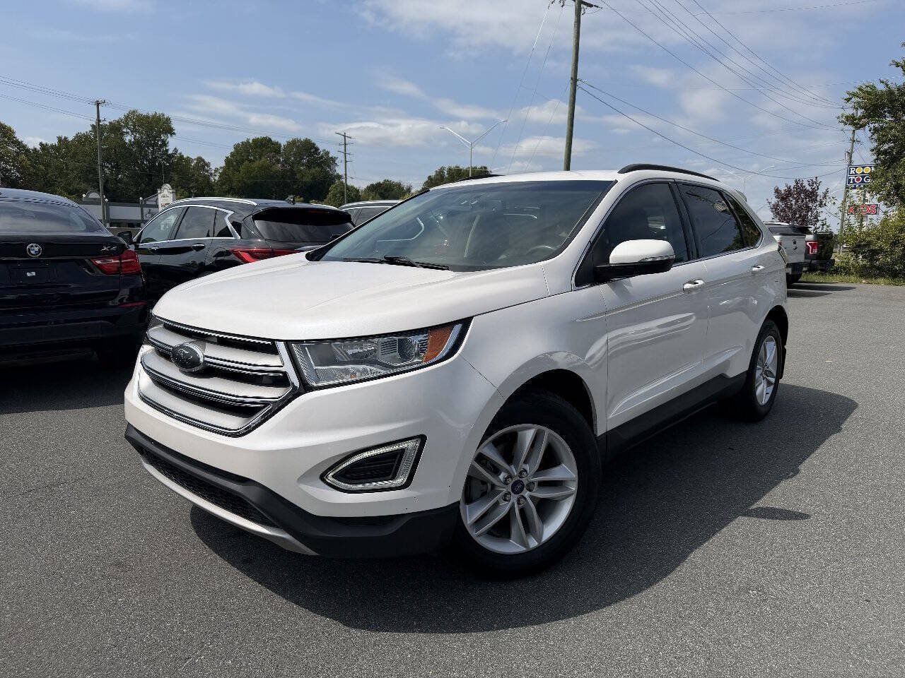 Used 2017 Ford Edge SEL w/ Equipment Group 201A FWD image 2