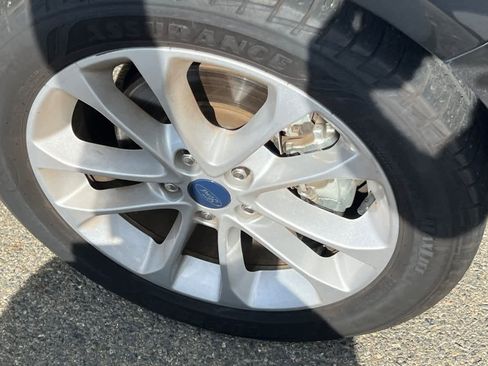 Used 2019 Ford Fusion SE image 12