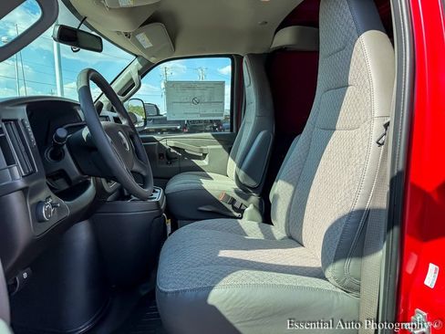 New 2025 GMC Savana 3500 Extended w/ Driver Convenience Package RWD image 8