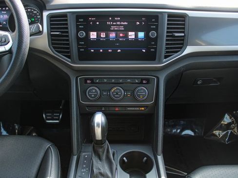 Used 2021 Volkswagen Atlas SE w/ Towing Package image 16