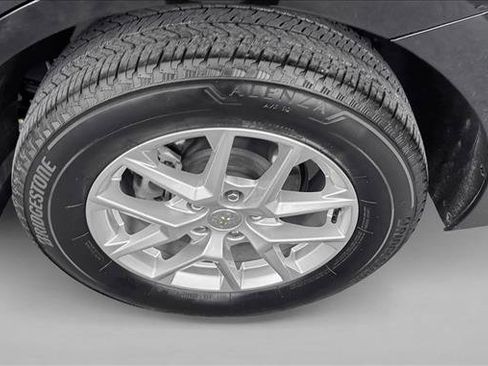 Used 2024 Chevrolet Equinox LT AWD/4WD image 9