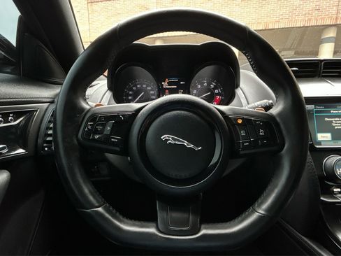 Used 2015 Jaguar F-TYPE S image 10