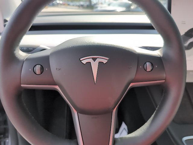Used 2025 Tesla Model Y Long Range AWD/4WD image 11