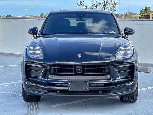 Used 2025 Porsche Macan image 11