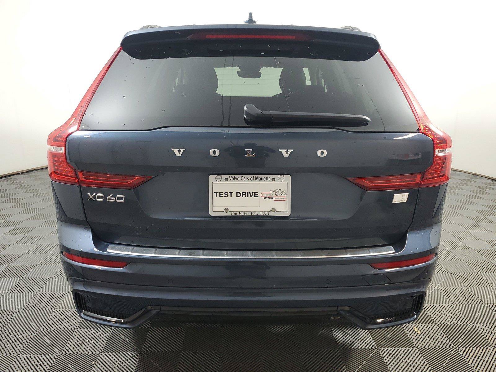 Used 2024 Volvo XC60 T8 Plus w/ Protection Package Premier AWD/4WD image 5
