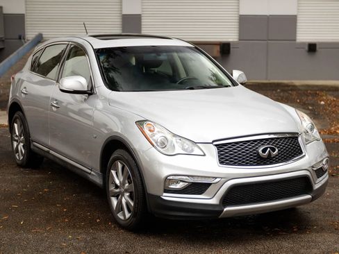 Used 2017 INFINITI QX50 2WD image 2